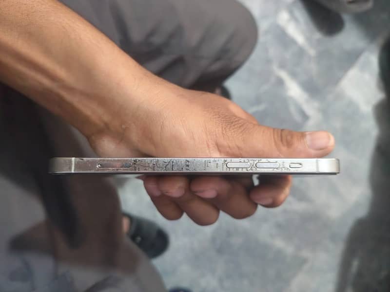 Apple iPhone 12 Pro 4
