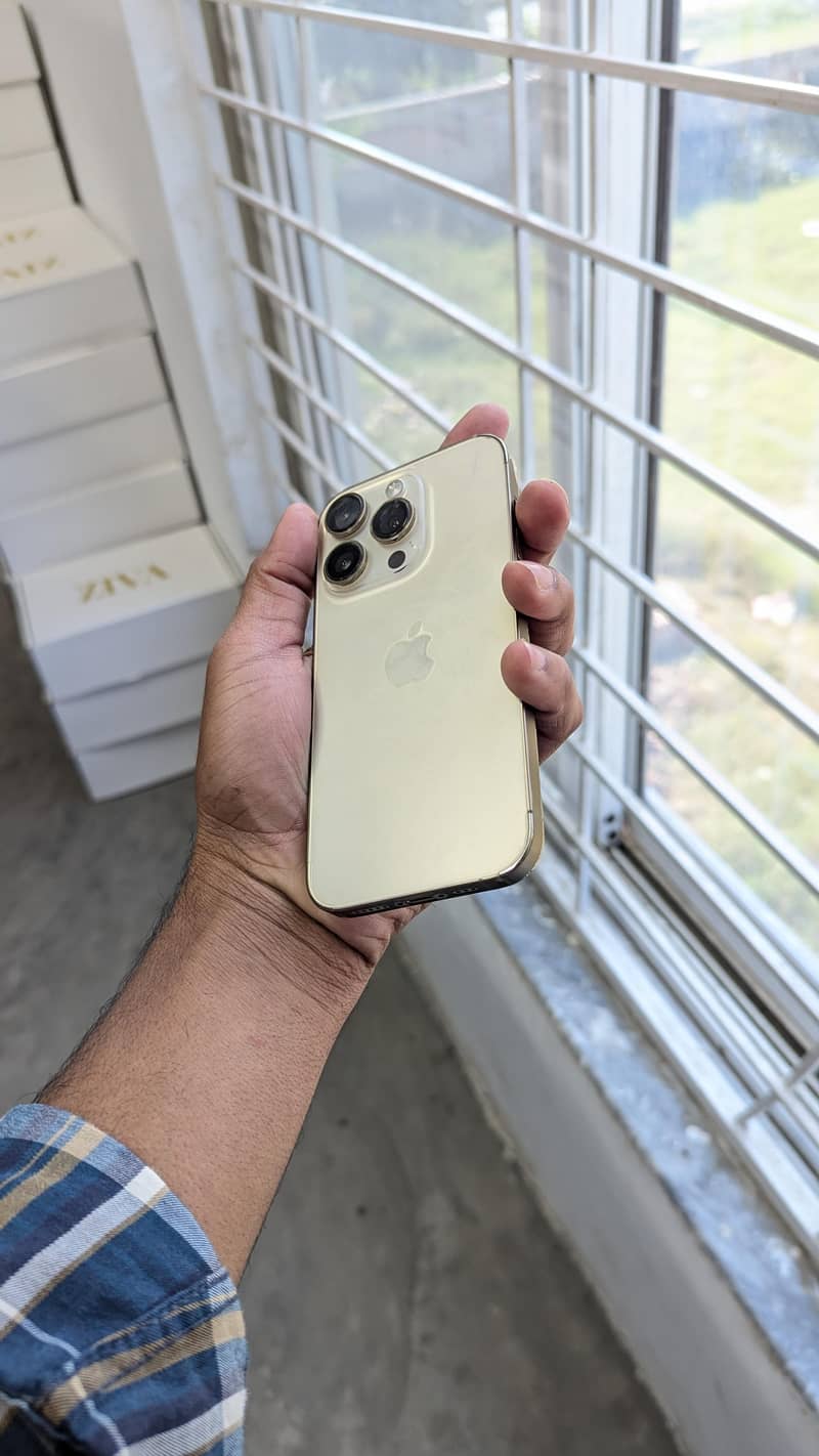 Apple iPhone 14 Pro 0