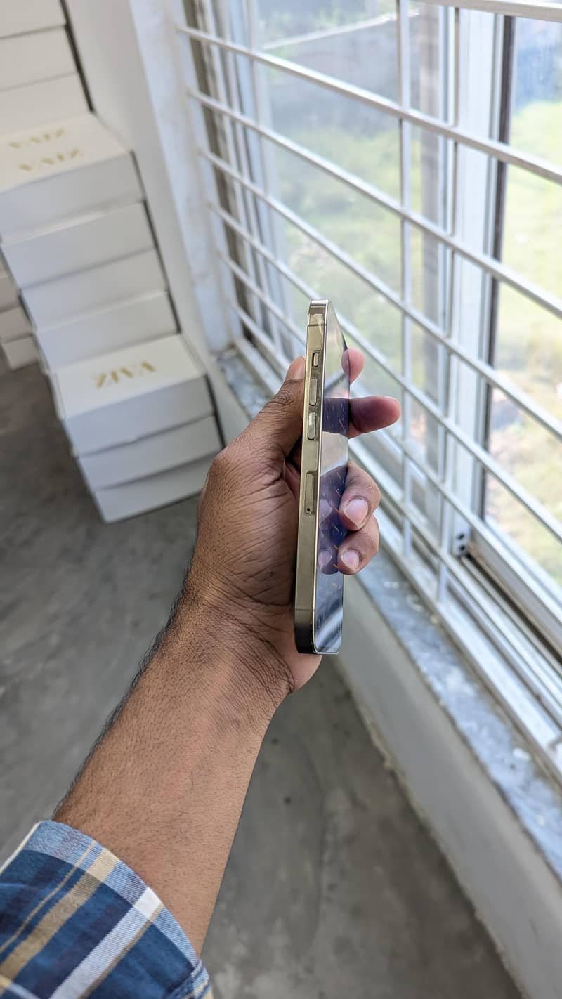 Apple iPhone 14 Pro 4