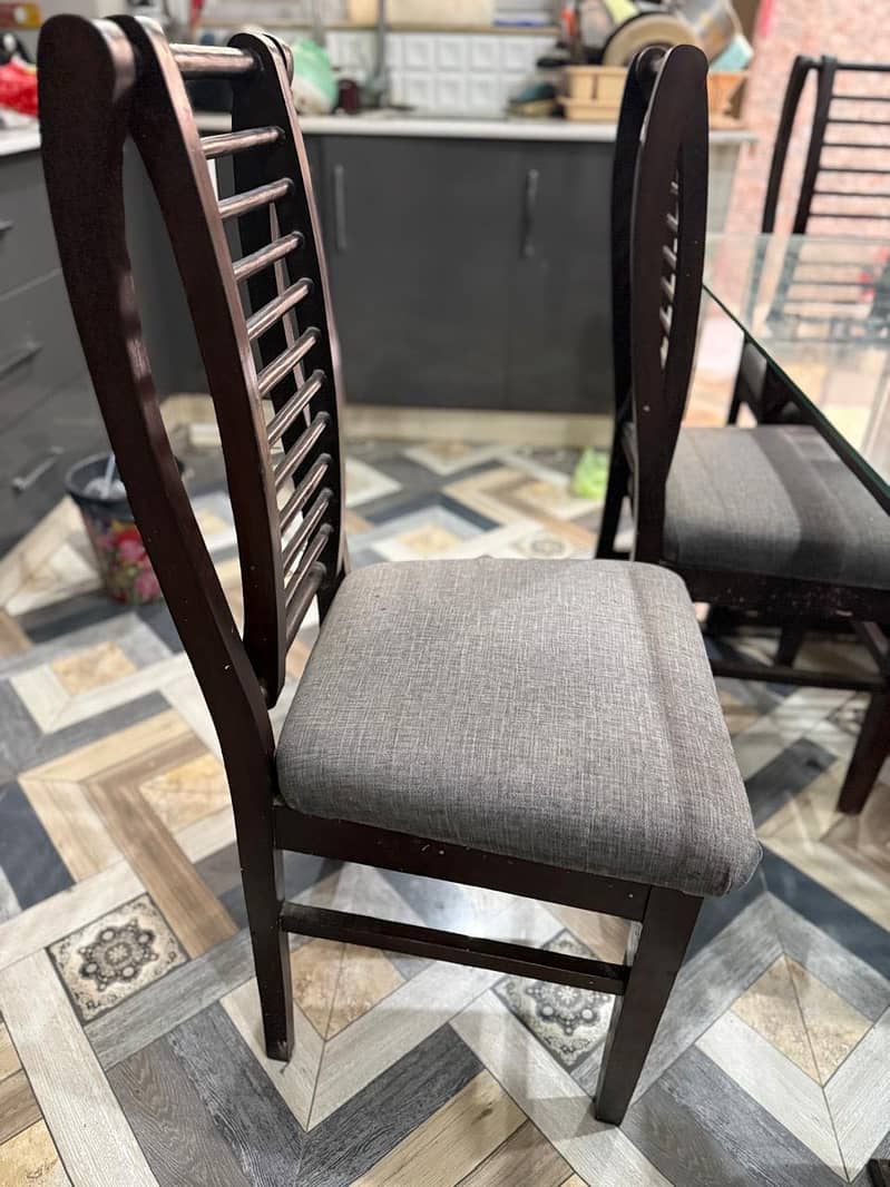 6  chairs dining table 0