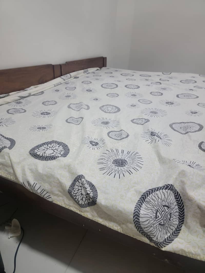 2 SINGLE BEDS 1