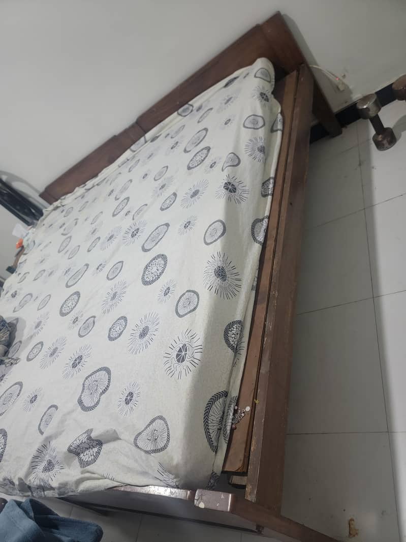 2 SINGLE BEDS 3