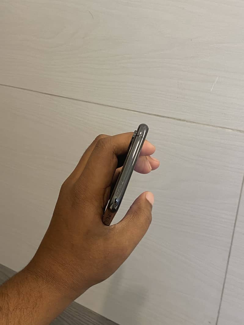 Apple iPhone 11 3