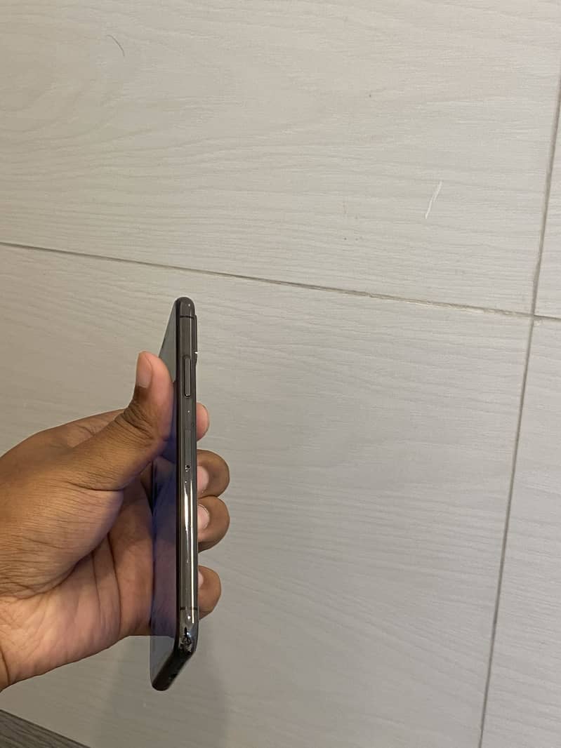 Apple iPhone 11 5