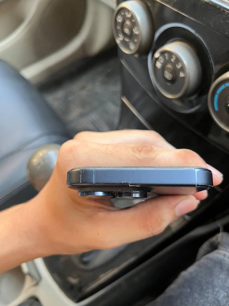 Apple iPhone 15 Pro 6