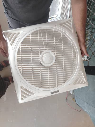 celling fan look like new used only 7 days