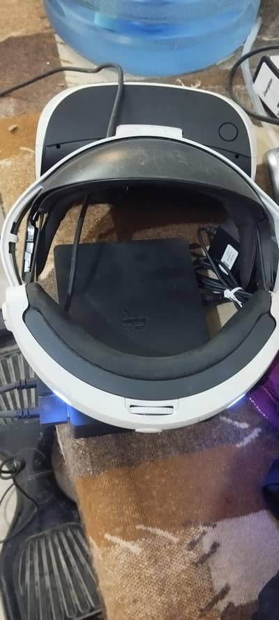 PS4 VR HEADSET BRAND NEW CONDITON