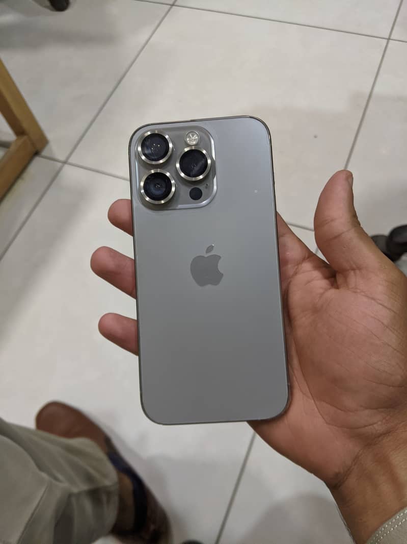 Apple iPhone 15 Pro(JV) 1