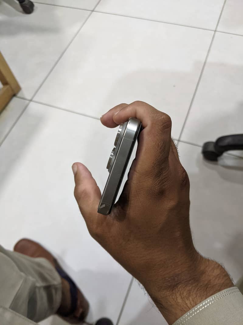 Apple iPhone 15 Pro(JV) 6