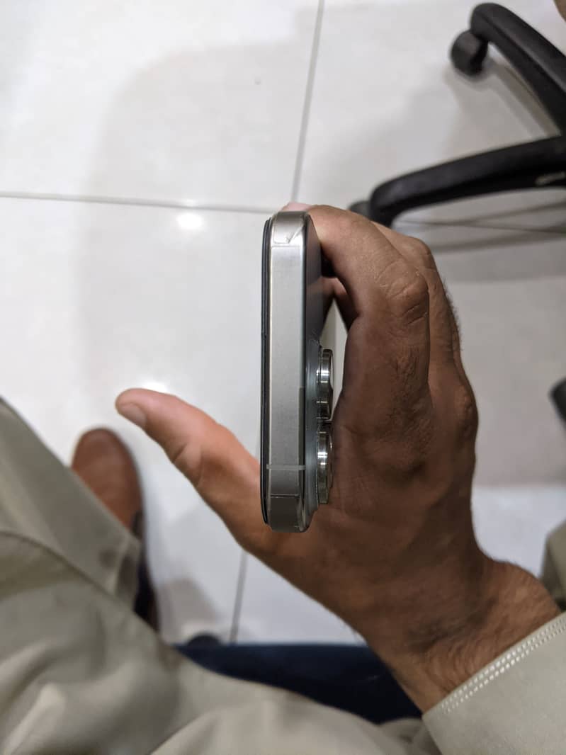 Apple iPhone 15 Pro(JV) 7