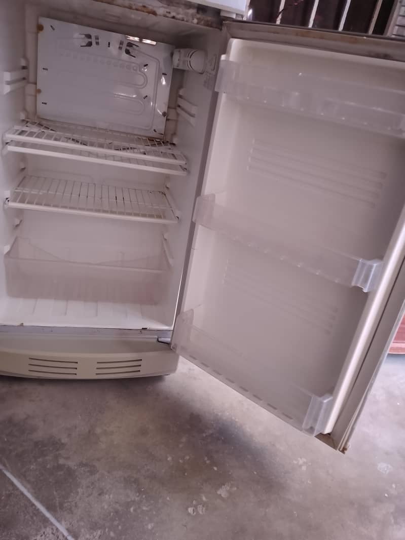 PEL second hand refrigerator 2