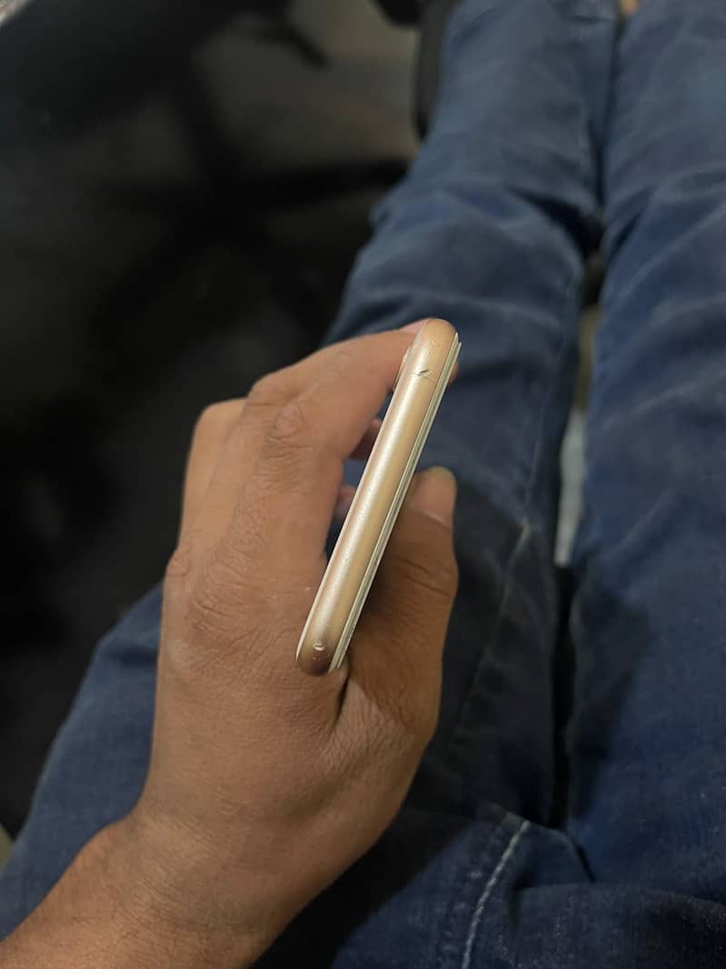 Apple iPhone 8 1
