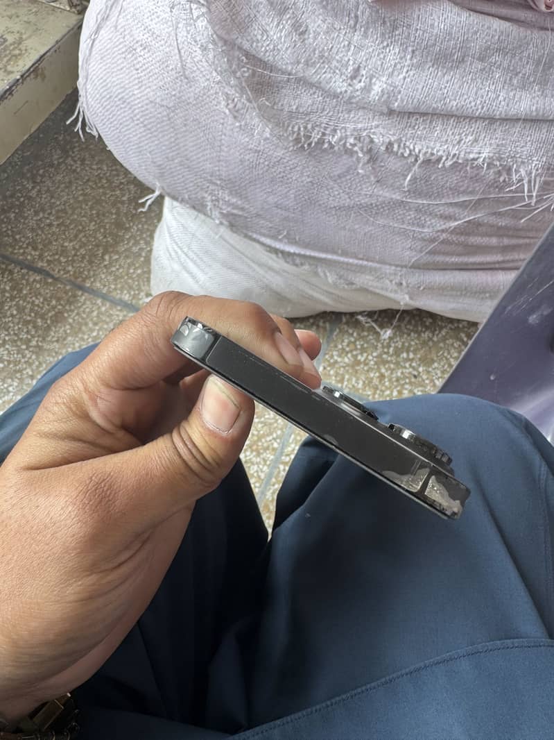 Apple iPhone 14 Pro Max 3