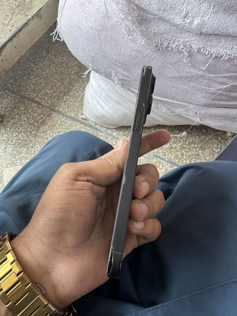Apple iPhone 14 Pro Max 6