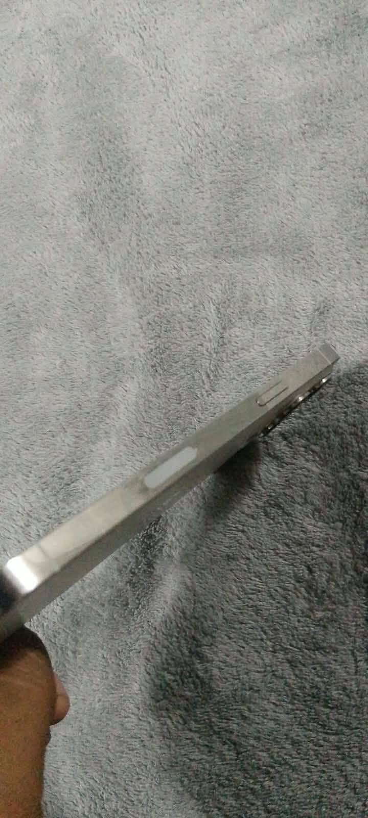 Apple iPhone 13 Pro Max 4