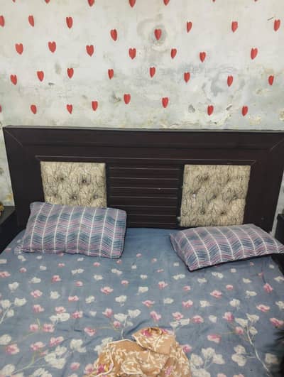 Wood bed side table yer kandishin