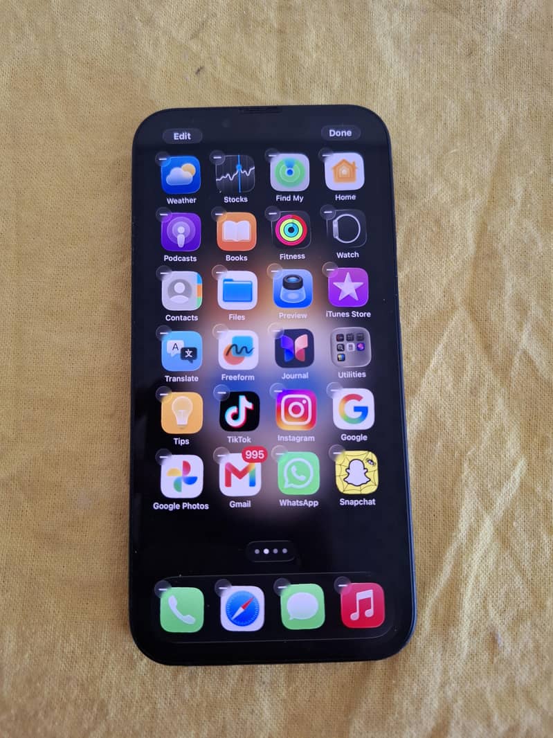 Apple iPhone 13 1