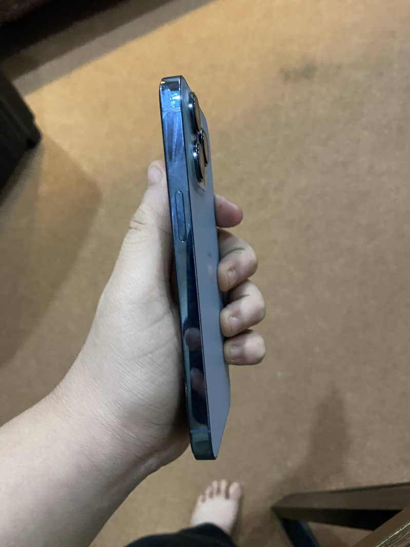 Apple iPhone 13 Pro 4