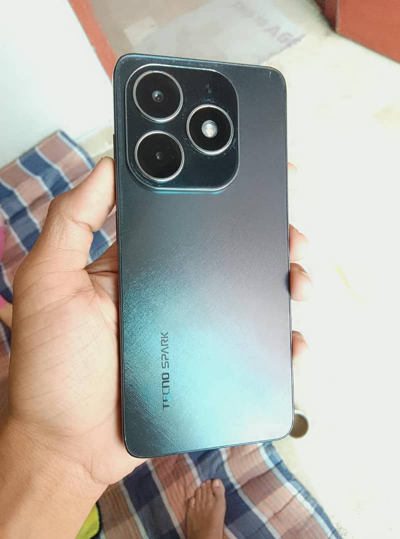 Tecno Spark 20 0