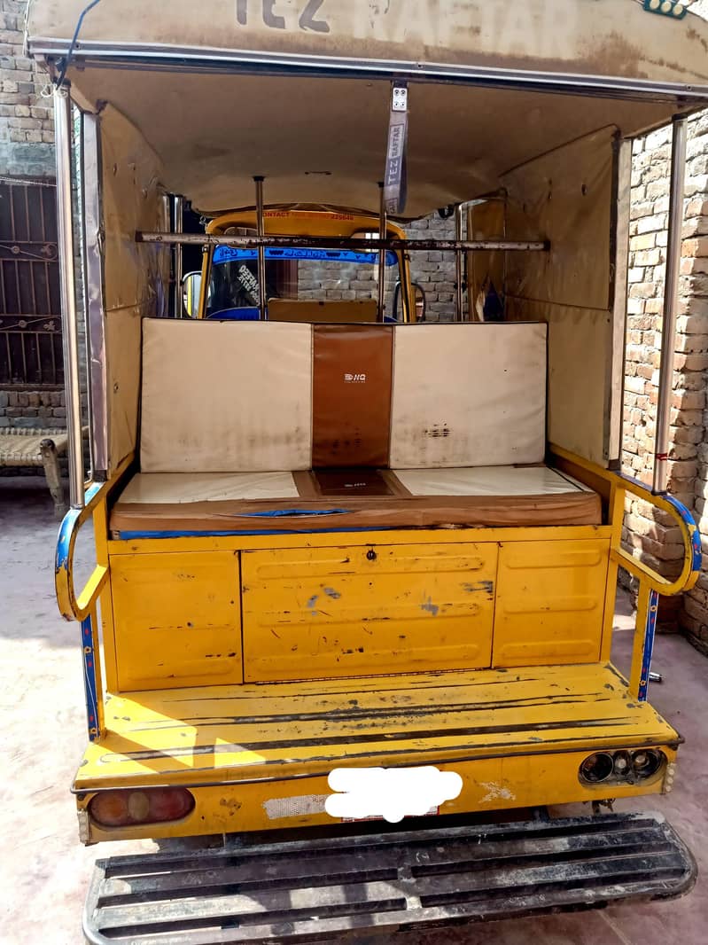 AUTOS RICKSHAW 4