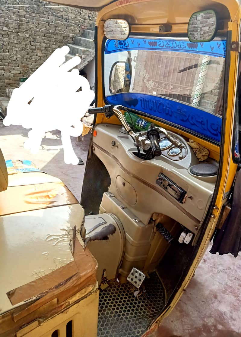 AUTOS RICKSHAW 6