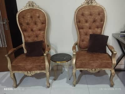 bed room chairs with long back
