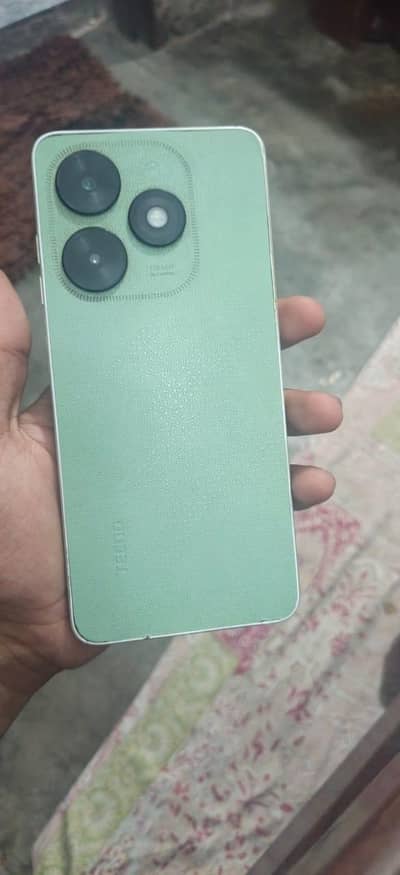 Tecno spark 20 go 2023