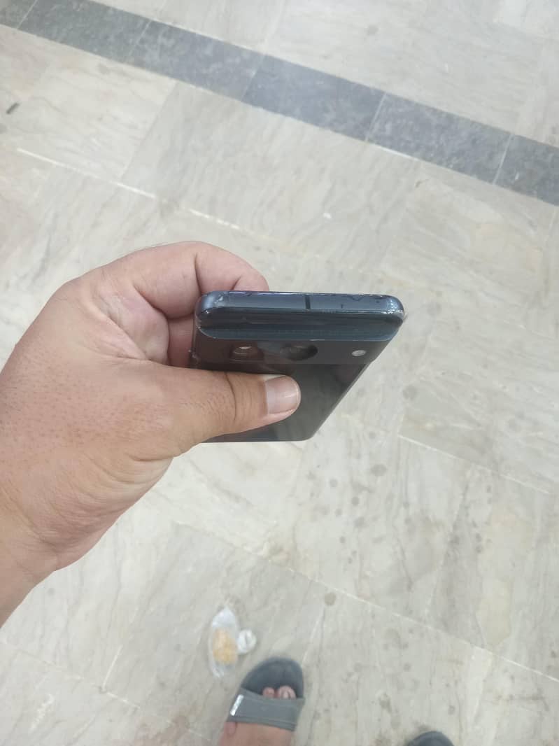 Google Pixel 8 5