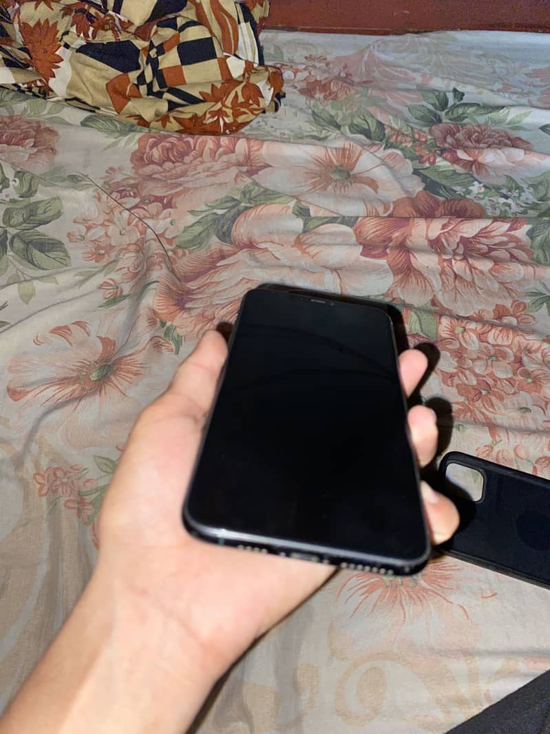 Apple iPhone 11 Pro Max 5