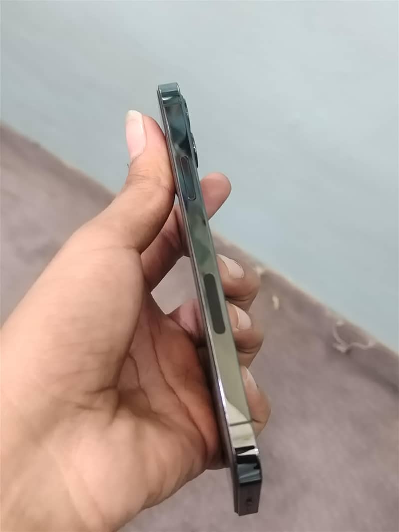 Apple iPhone 12 Pro 1