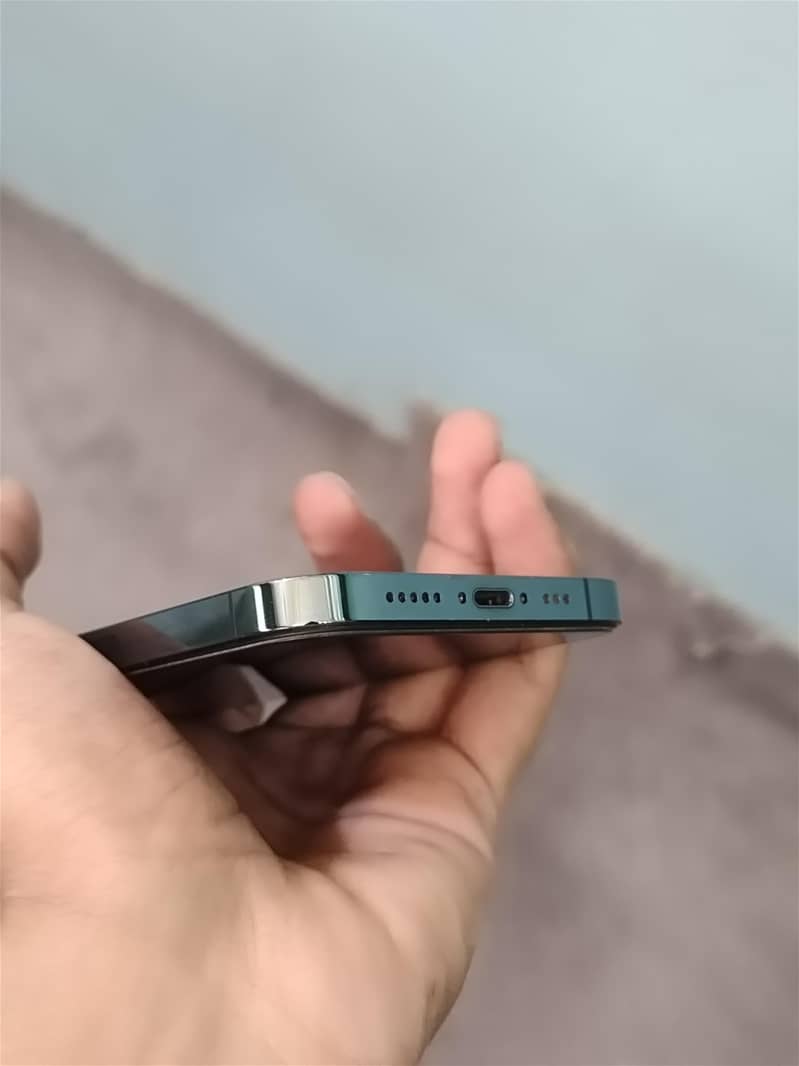 Apple iPhone 12 Pro 2