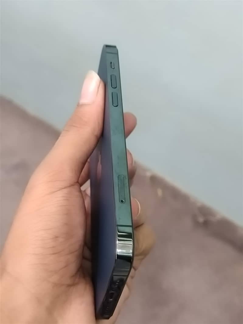 Apple iPhone 12 Pro 3