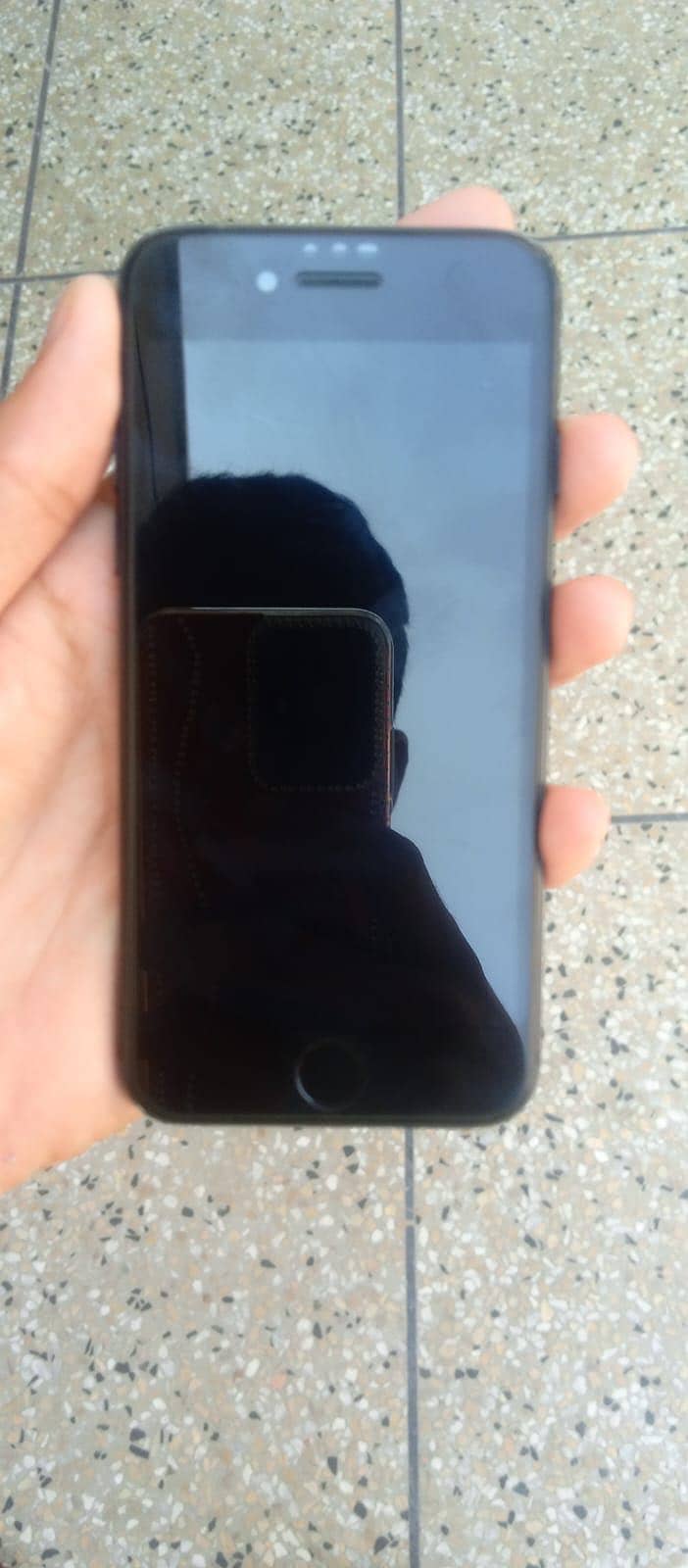 Apple iPhone 7 2