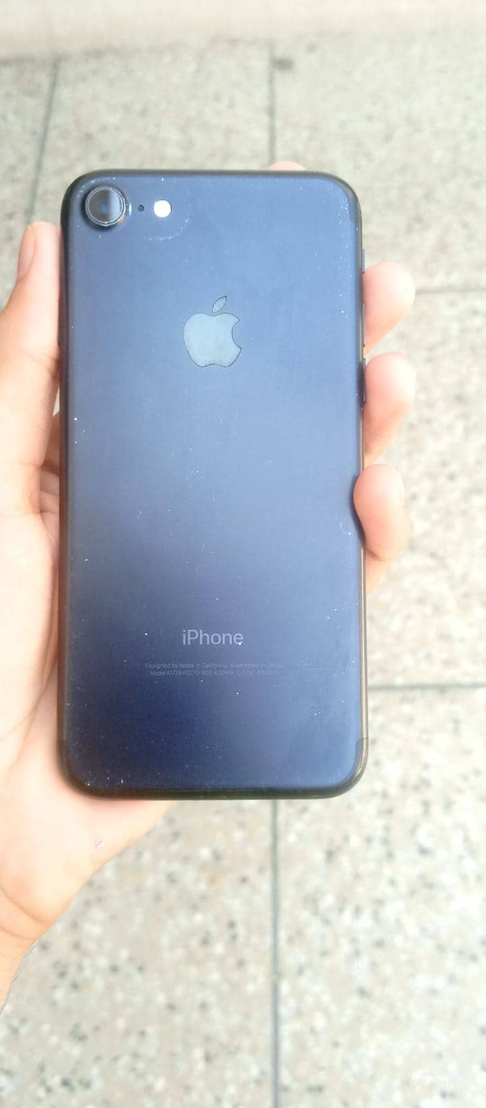 Apple iPhone 7 3