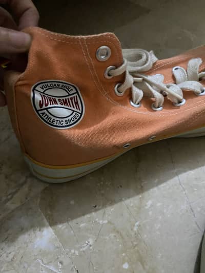 Fashionable sneakers - size 5 - orange color - us import
