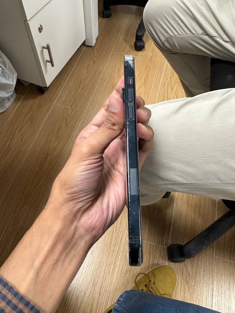 Iphone 15 Plus | JV | LLA Model 3