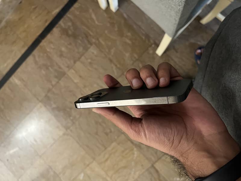 Apple iPhone 13 Pro 2