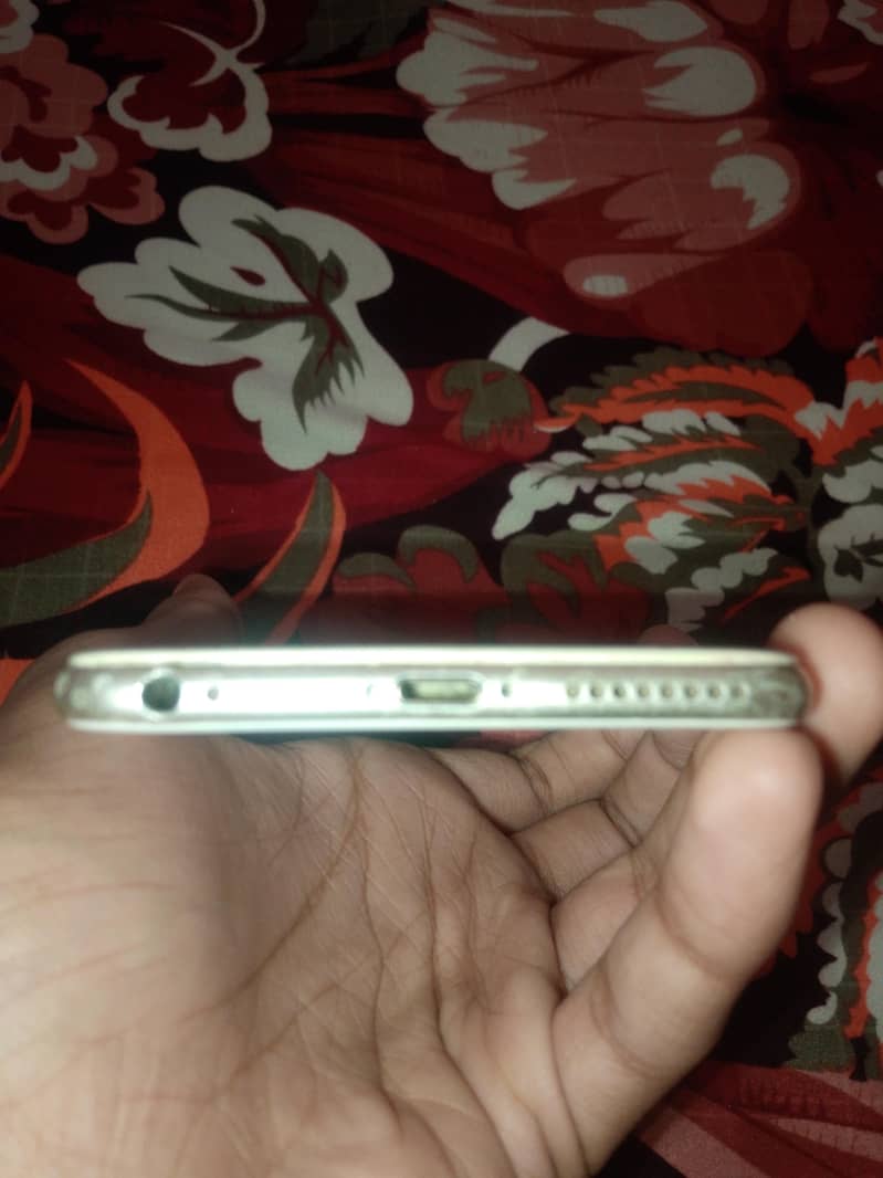 Apple iPhone 6 Plus 3