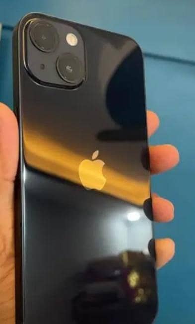 Apple iPhone 13