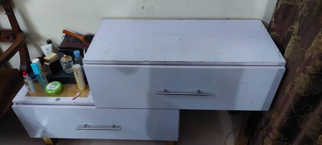dressing table