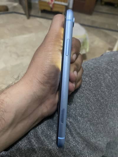 Apple iPhone XR