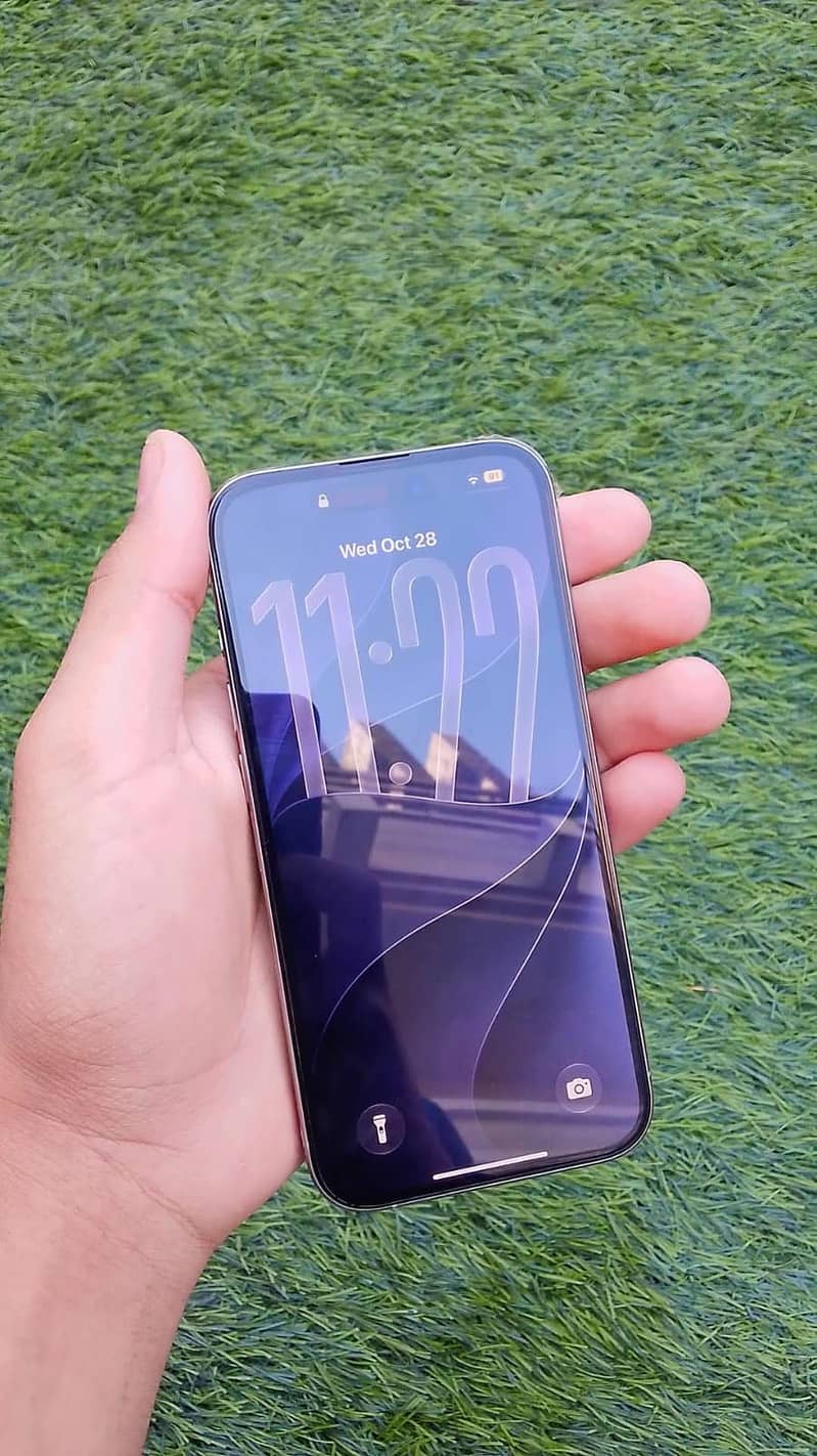 Apple iPhone 15 Pro 2