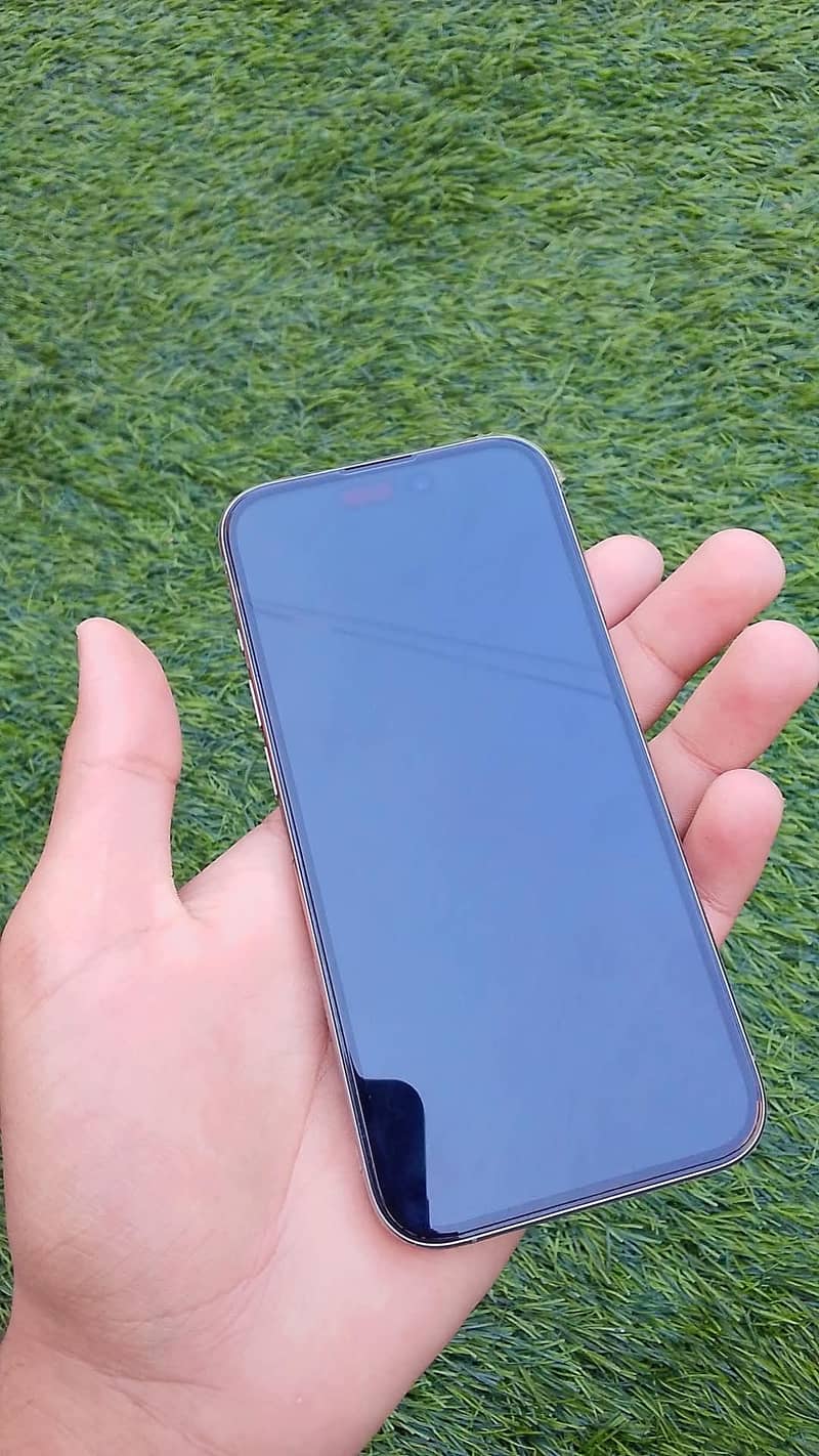 Apple iPhone 15 Pro 3