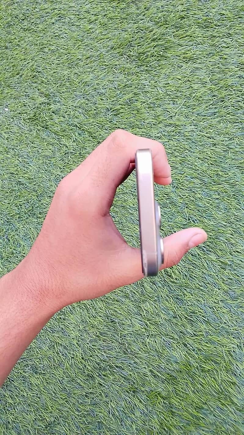 Apple iPhone 15 Pro 7