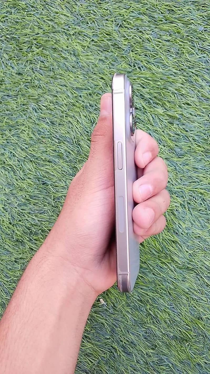 Apple iPhone 15 Pro 10