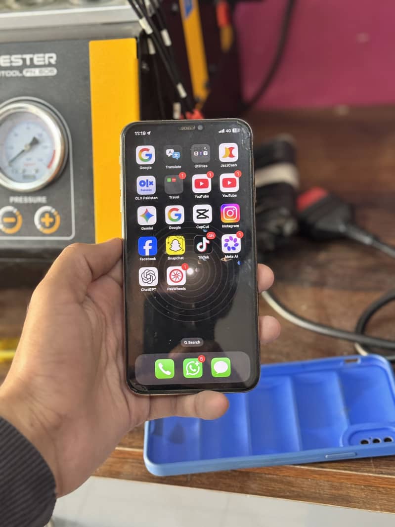 Apple iPhone XS Max 1