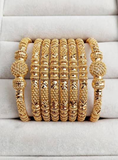6 pcs artificial gold plated bangles