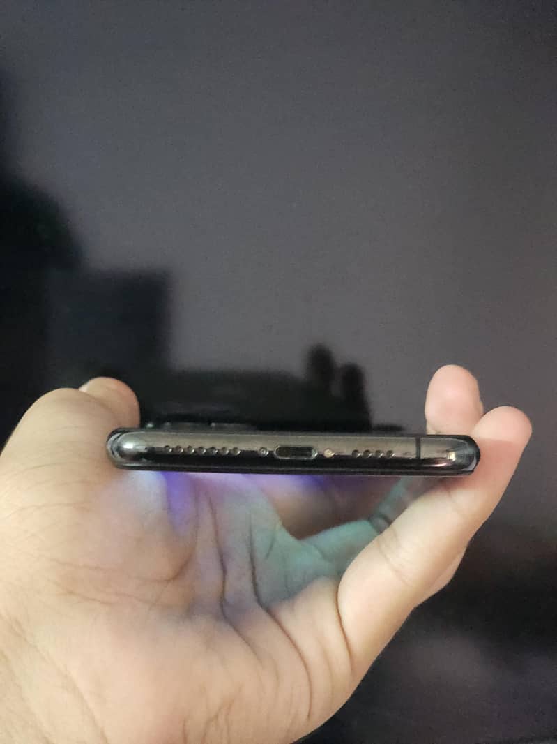 Apple iPhone 11 Pro Max 1