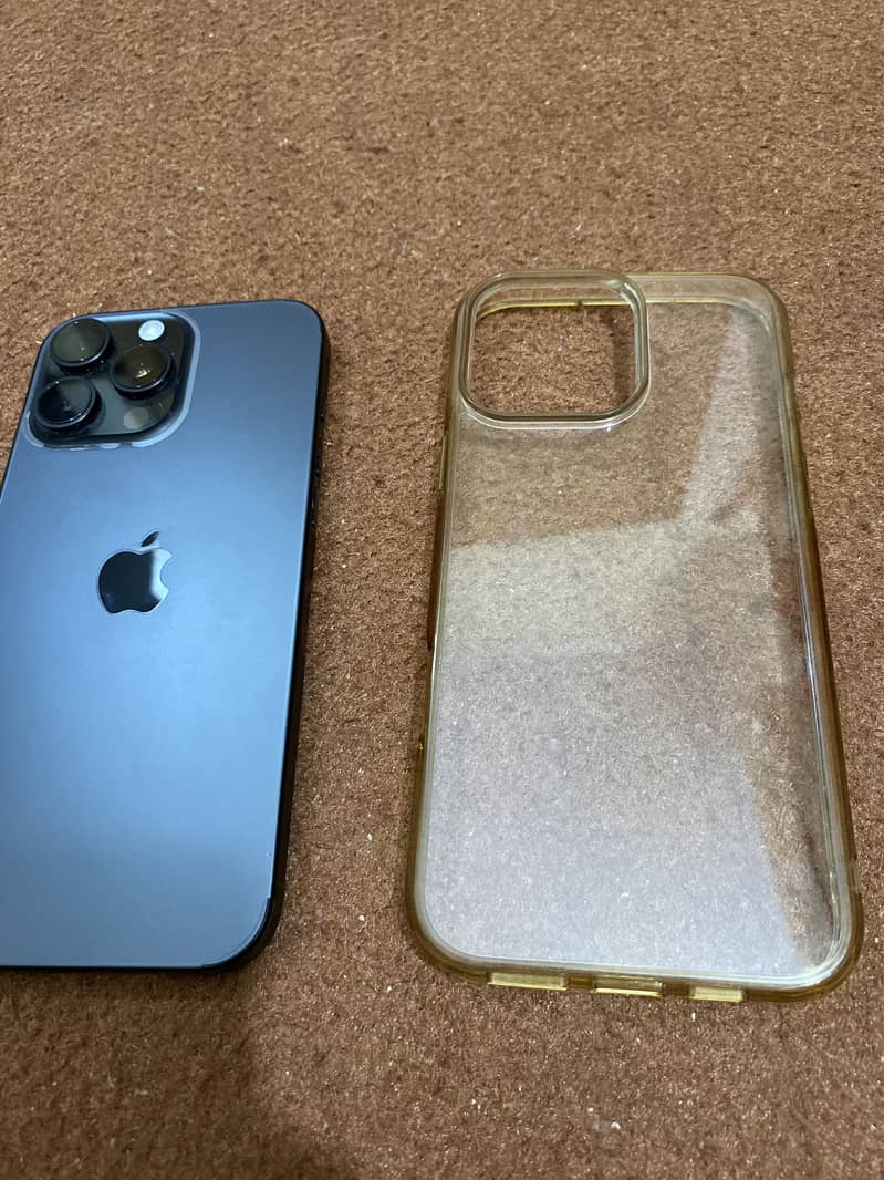 Apple iPhone 16 Pro Max JV 4