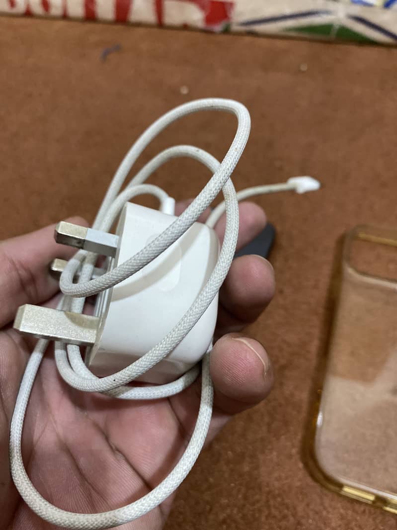 Apple iPhone 16 Pro Max JV 5